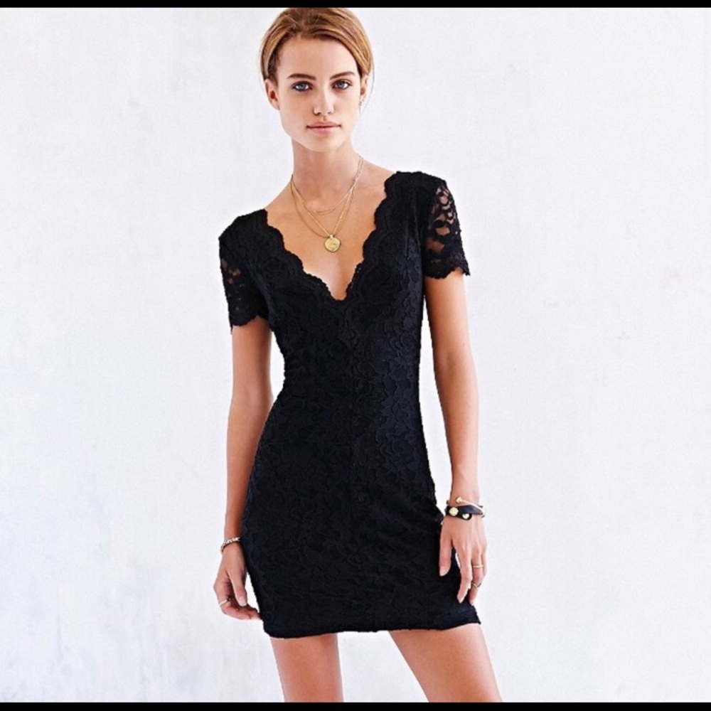 Kimchi Blue Scallop Lace Dress